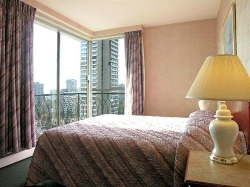 Tropicana Suite Hotel Ванкувър Екстериор снимка