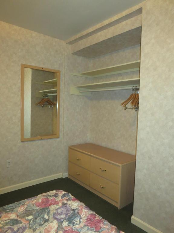 Tropicana Suite Hotel Ванкувър Стая снимка